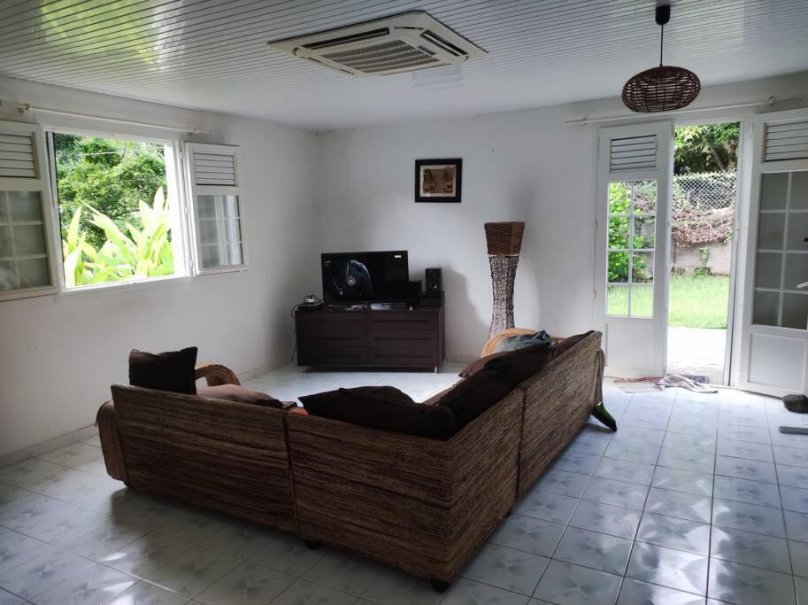 Villa Familiale Avec Piscine Le Marin Екстериор снимка